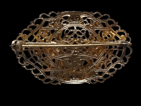 POZŁACANA BROSZKA Z ZIELONYM OCZKIEM W STYLU WIKTORIAŃSKIM - obrazek 3