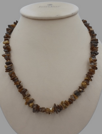 naszyjnik wykonany z bursztynu