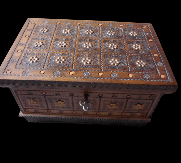 szkatułka, drewno, PRL, wystrój wnętrz, wyposażenie wnętrz,