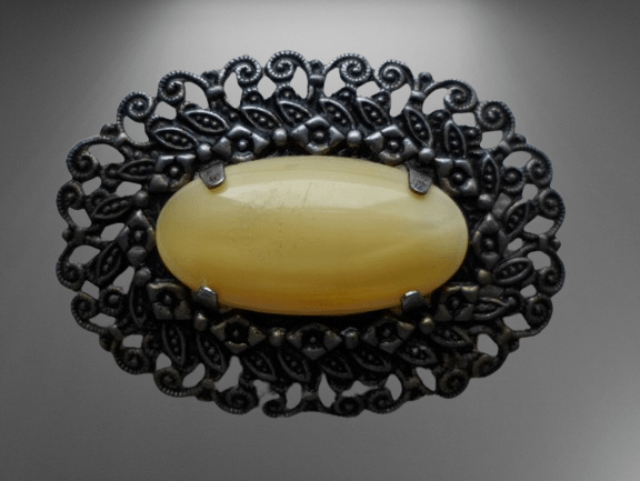 broszka z cytrynianem, ażur