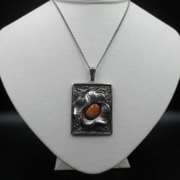 wisiorek z oczkiem srebro