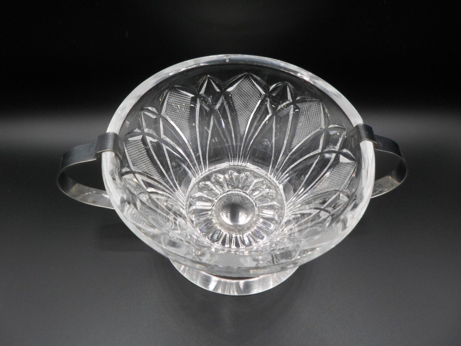 KRYSZTAŁOWA CUKIERNICZKA Z PRL-u - obrazek 3