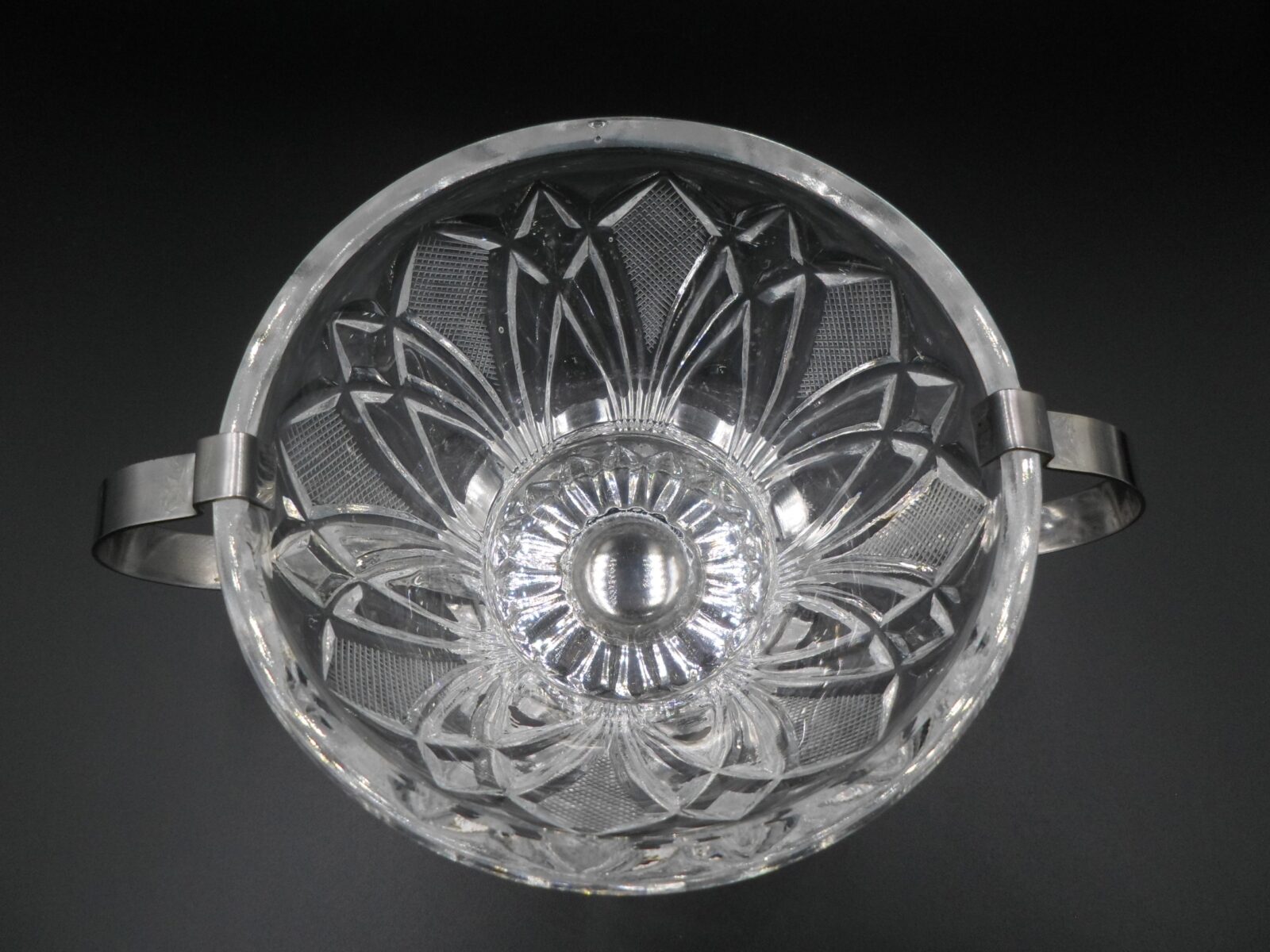 KRYSZTAŁOWA CUKIERNICZKA Z PRL-u - obrazek 4