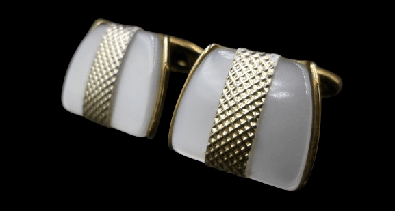 pozłacane spinki do mankietów