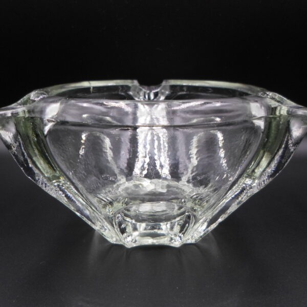 stara popielniczka ze szkła