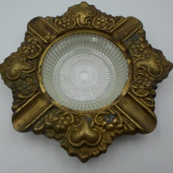 mosiężna popielniczka