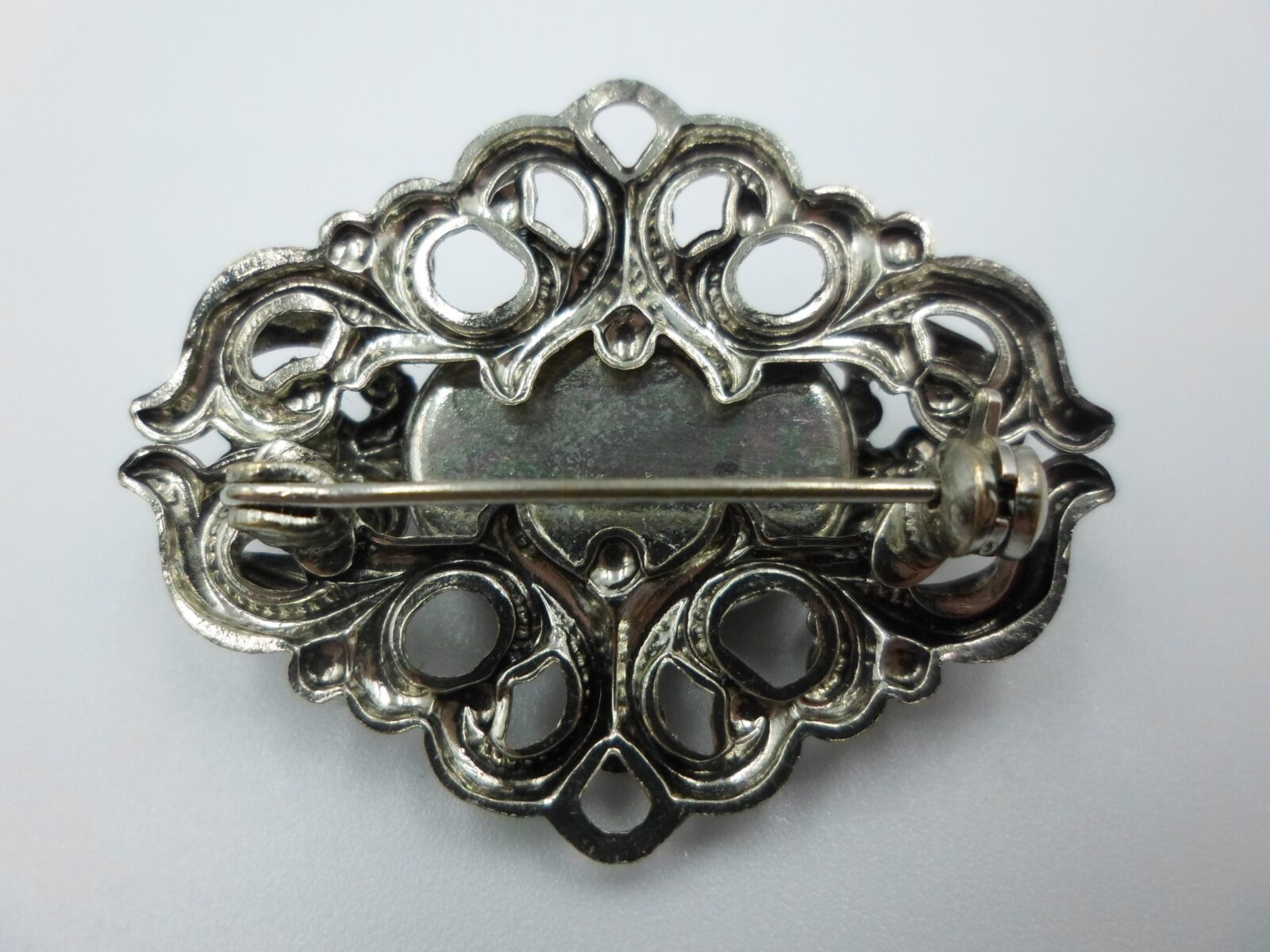 BROSZKA Z BRĄZOWYM OCZKIEM W STYLU WIKTORIAŃSKIM - obrazek 3