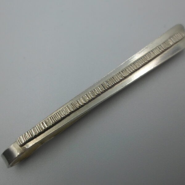 srebrna spinka do krawata