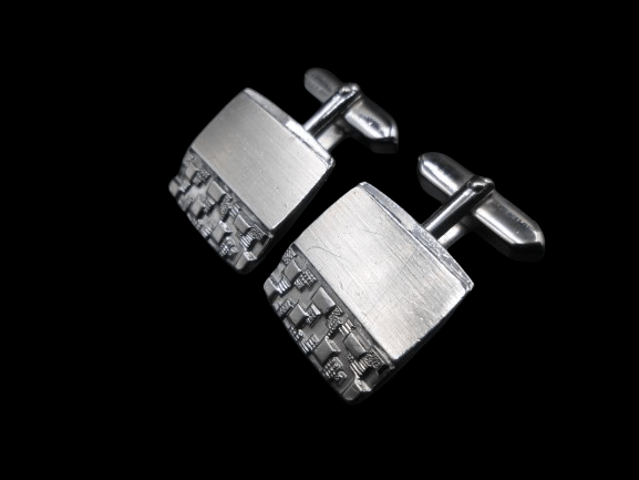 srebrne spinki do mankietów