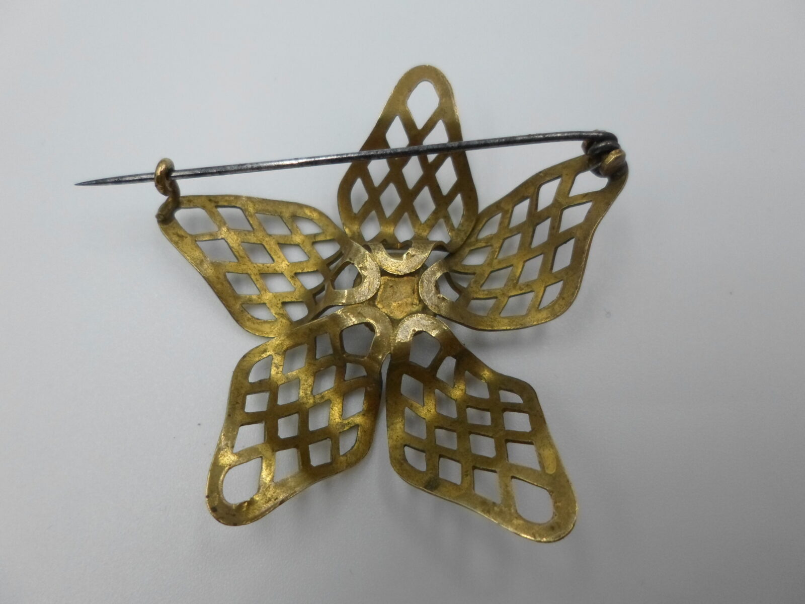 POZŁACANA BROSZKA Z PERŁĄ - obrazek 2