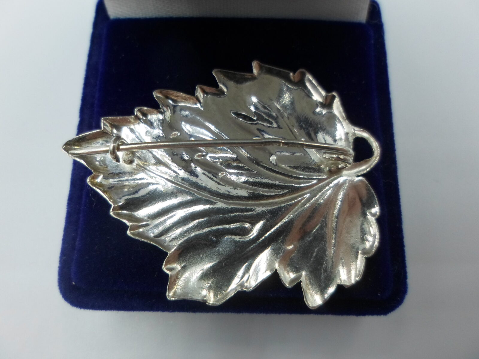 SREBRNA BROSZKA PRL-u POWRÓT DO LUKSUSU - obrazek 6