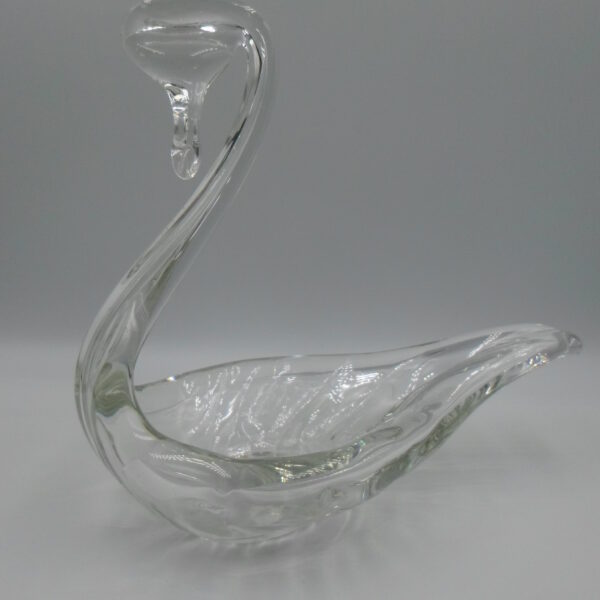 figurka łabędzia ze szkła