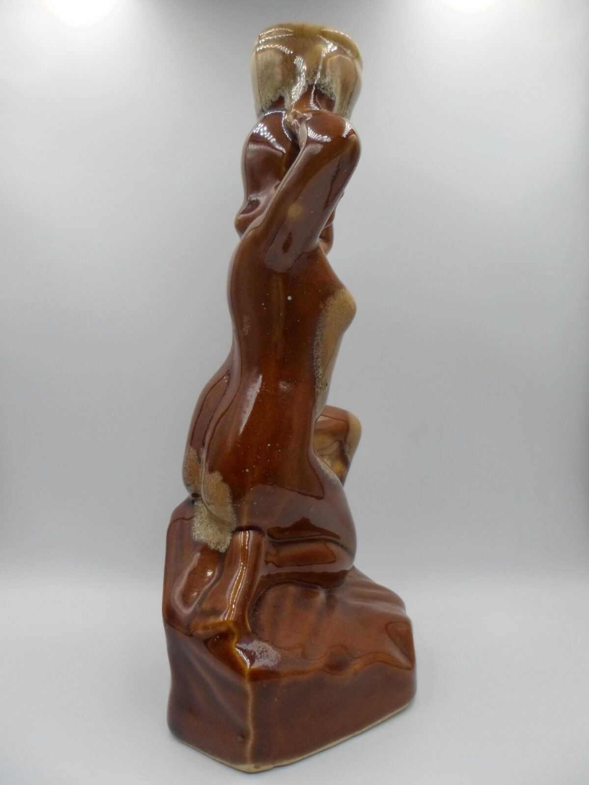 AKT KOBIECY KARIATYDA FIGURKA Z PORCELITU SZKLIWIONEGO MIROSTOWICE - obrazek 3