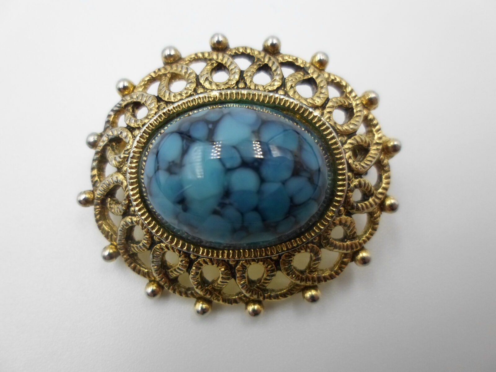 POZŁACANA BROSZKA W STYLU WIKTORIAŃSKIM Z DUŻYM OCZKIEM - obrazek 5